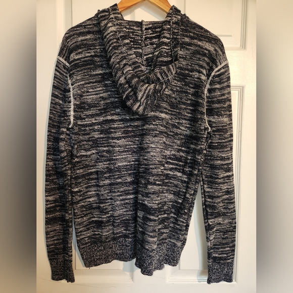 International Concepts hoodie size large - Picture 6 of 8